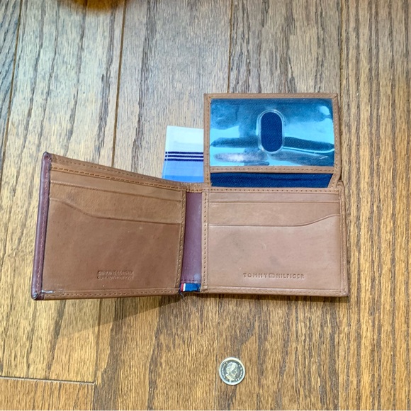 Tommy Hilfiger leather wallet - Picture 5 of 9